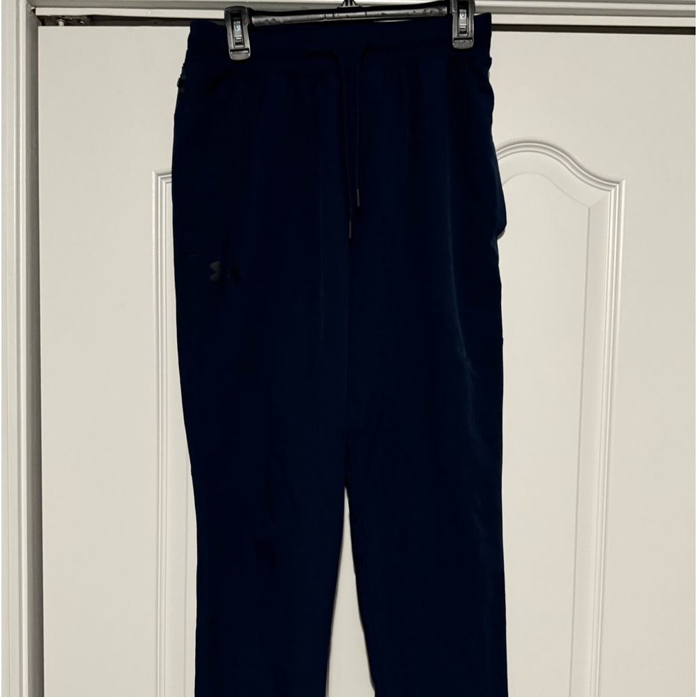 Men’s Loose Under Armour Athletic Pants Size Medium New Without tags
